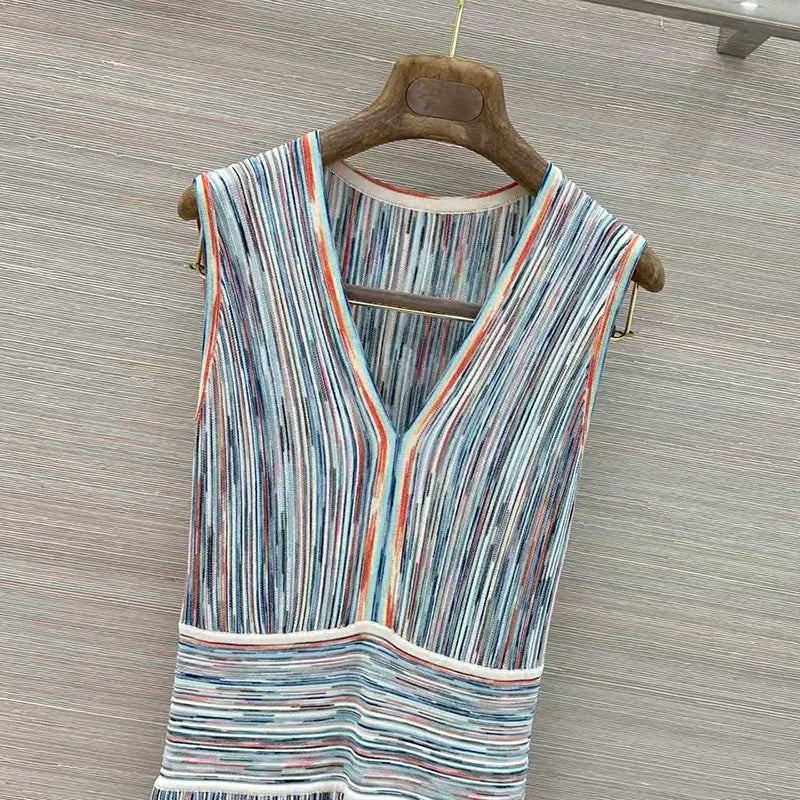 Women's vacation-style dresses, sleeveless knit dresses, color-blocked maxi dresses, high-quality workwear, 2026, new arrivals,