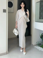 Load image into Gallery viewer, New Women's Dress - Summer Style, Elegant, Fashionable, Loose-fitting, Batwing Sleeve, V-neck, Long Pleated Dress