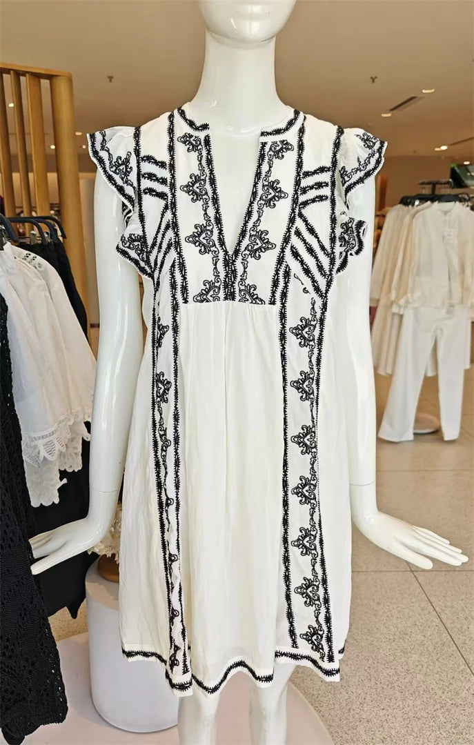 Women's Dress 2026 Summer New Black and White Color-Block Sleeveless Embroidered Short Dress Casual Vacation Elegant and Stylish